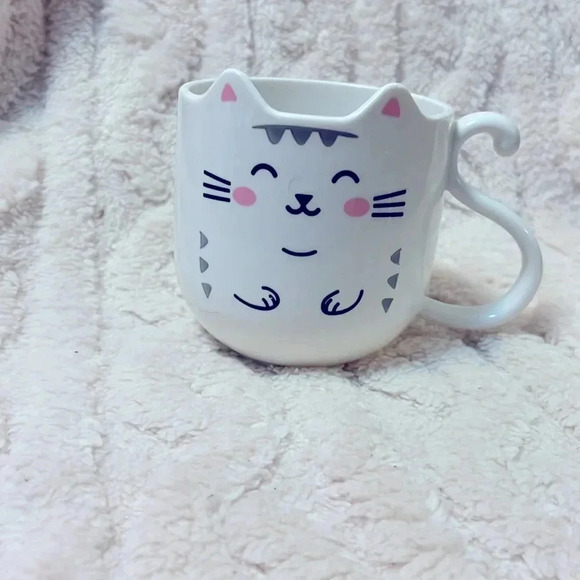 heavy plastic cat cup - Picture 1 of 3